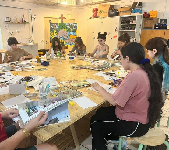 תמונת תאריכי פעילות: קבוצת מערובות חברתית ואמנות &vert; לכיתות י'- יב'&nbsp; &nbsp; &nbsp; &nbsp;